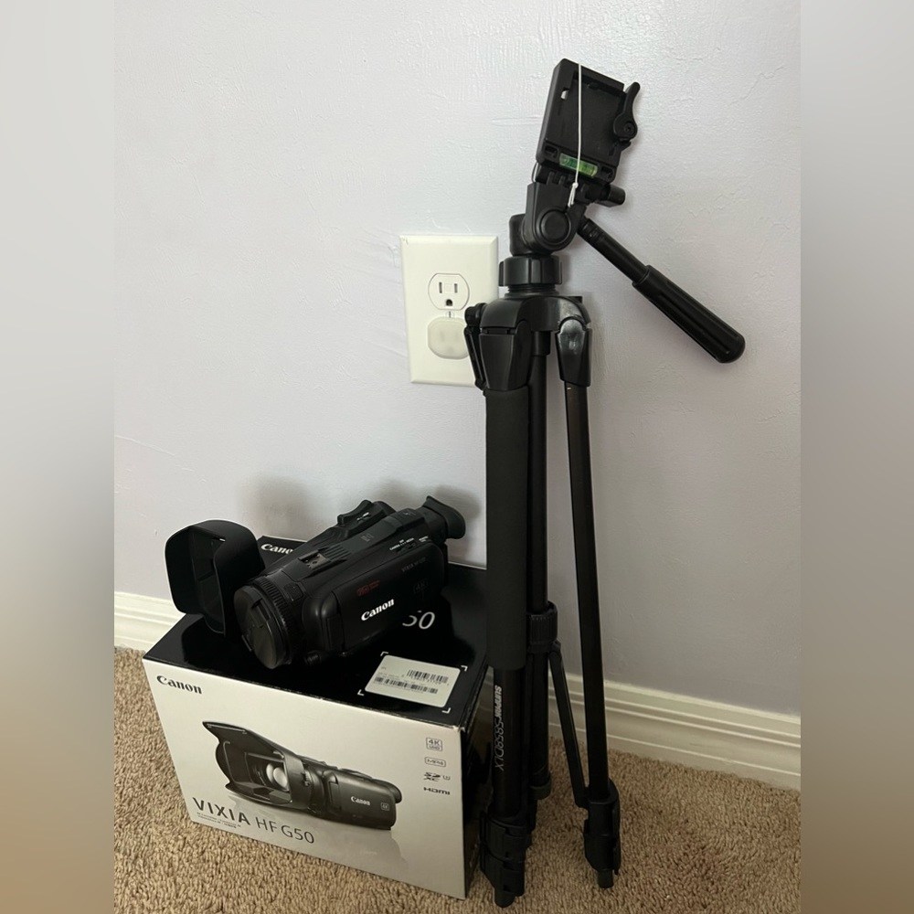 Canon Vixia HF G50 Camcorder with stand